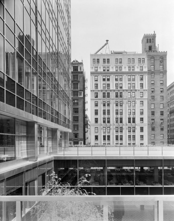 Slide 8 of 10, Lever House